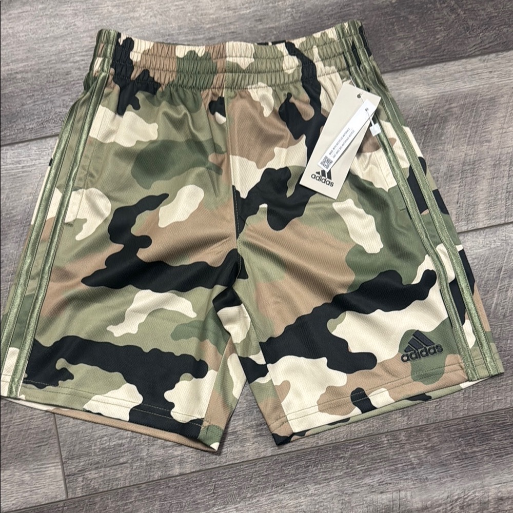 Boys size 8 Adidas Camo shorts
